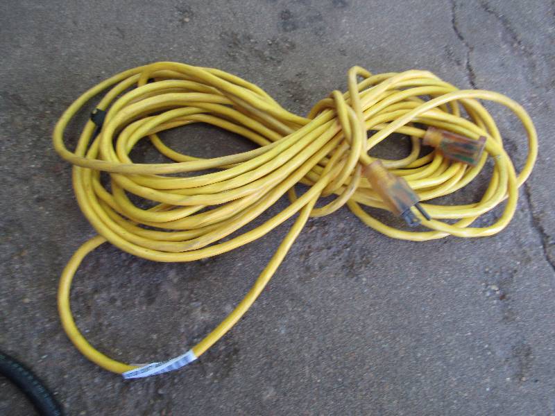 lot 7714 image: 100 ft. Yellow Extension Cord - Heavy Duty - Works