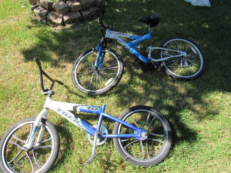 lot 7723 image: NEXT Mountain Bike & TREK Bike (missing seat)