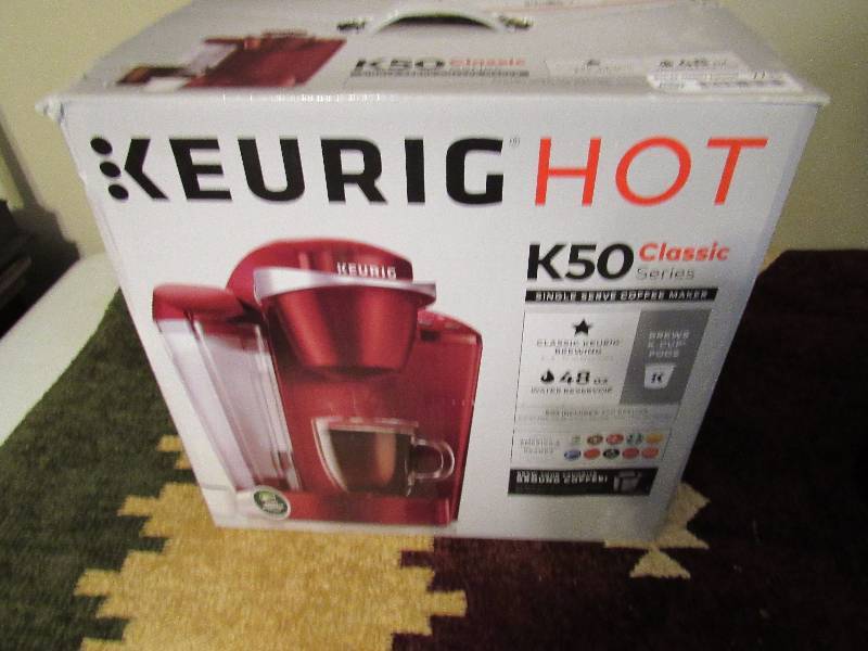 lot 7735 image: Keurig K50 Classic Series wBox - Maroon - (water container has a crack - see photo)