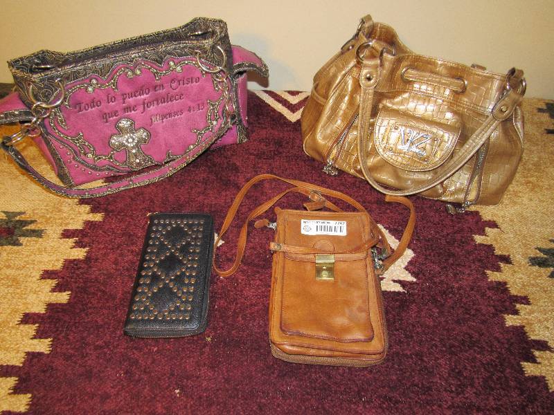 lot 7747 image: Lot of Purses - 2 Spanish Purses, 1-Wallet, 1-shoulder bag small
