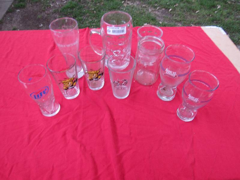 lot 7761 image: Assortment Lot of 10 Beer Mugs and Glasses