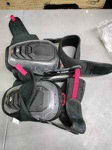 lot 1732 image: Husky Hard Cap Gel Foam Kneepads