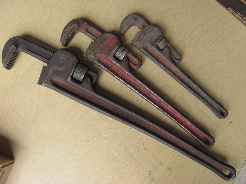 lot 8005 image: Lot of 3 pipe wrenches - 14, 18, & 24