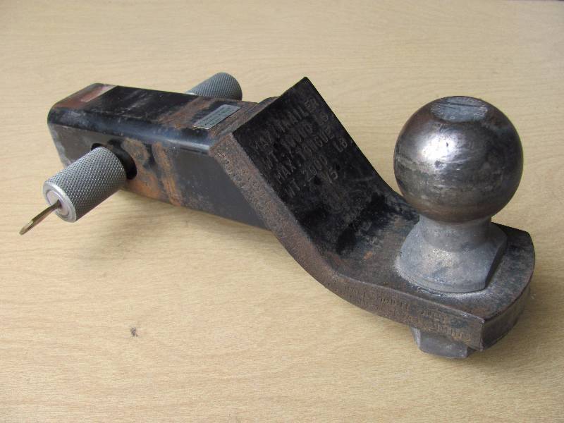 lot 8027 image: Slide-In Hitch with locking pin and key