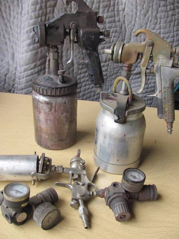 lot 8028 image: Lot of Assorted Paint Sprayers