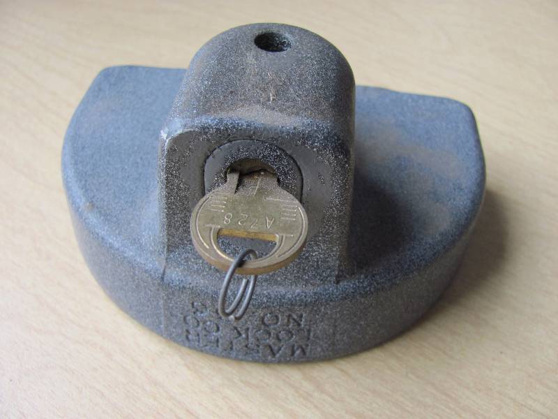 lot 8030 image: Trailer - Coupler Lock - Master Lock Co. No. 36 - w 1 KEY