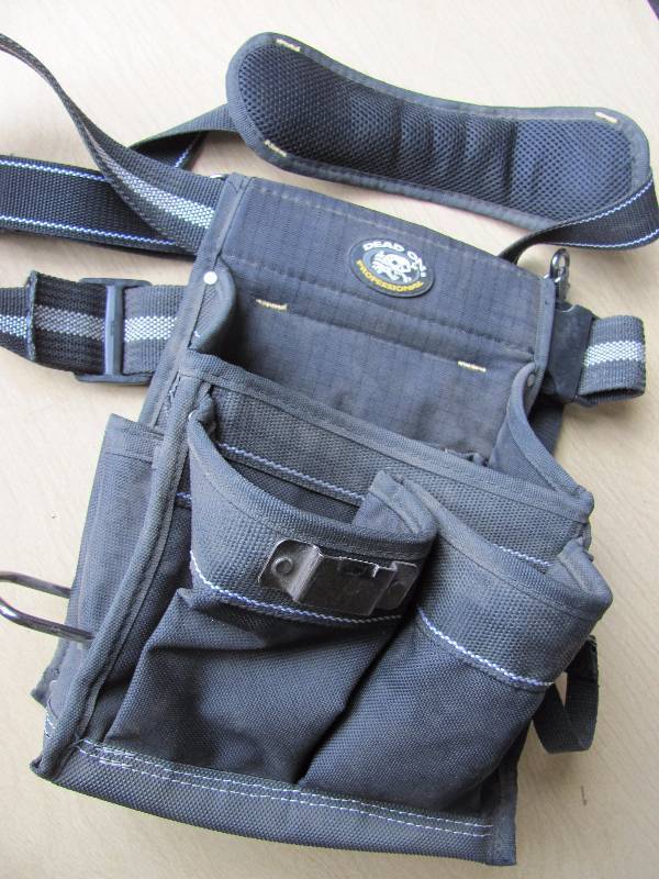 lot 8033 image: Tool Bag  Belt  Shoulder Carry Strap - High Quality, well made