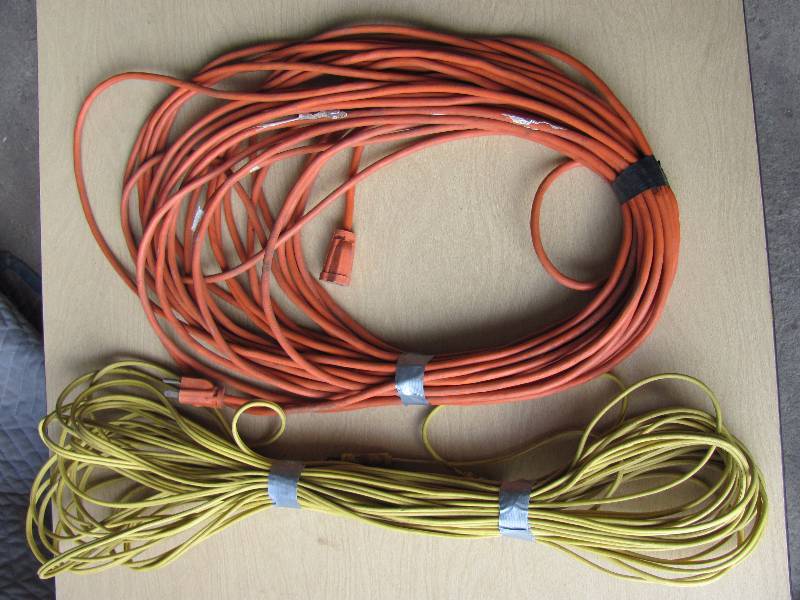 lot 8034 image: Lot of 2 - 100 ft. Extension Cords - Worked when tested