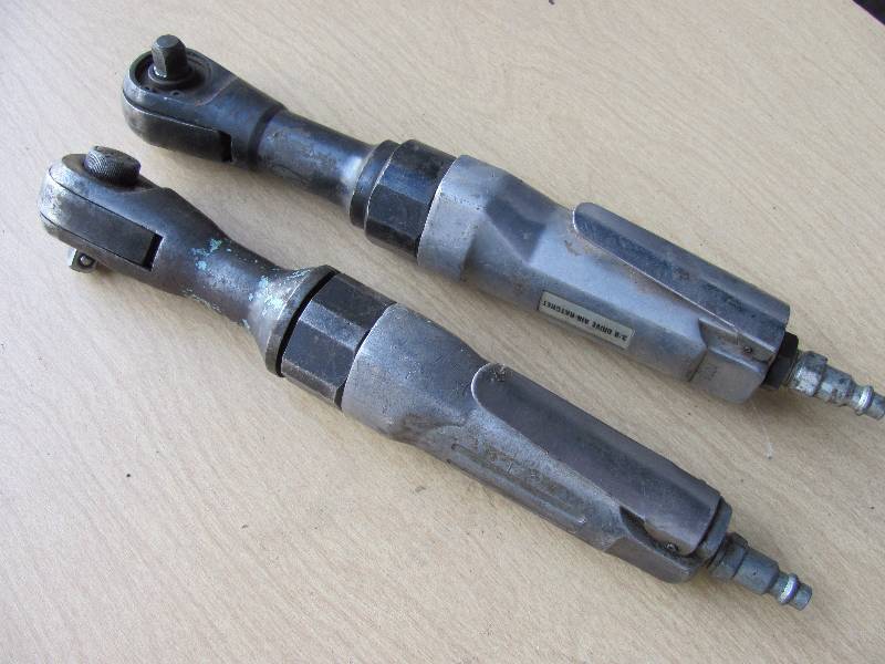 lot 8058 image: Lot of 2 38 drive pneumatic air ratchets