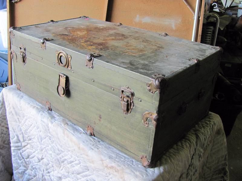 lot 8062 image: Vintage Trunk 34 X 13 X 19 - Check it out