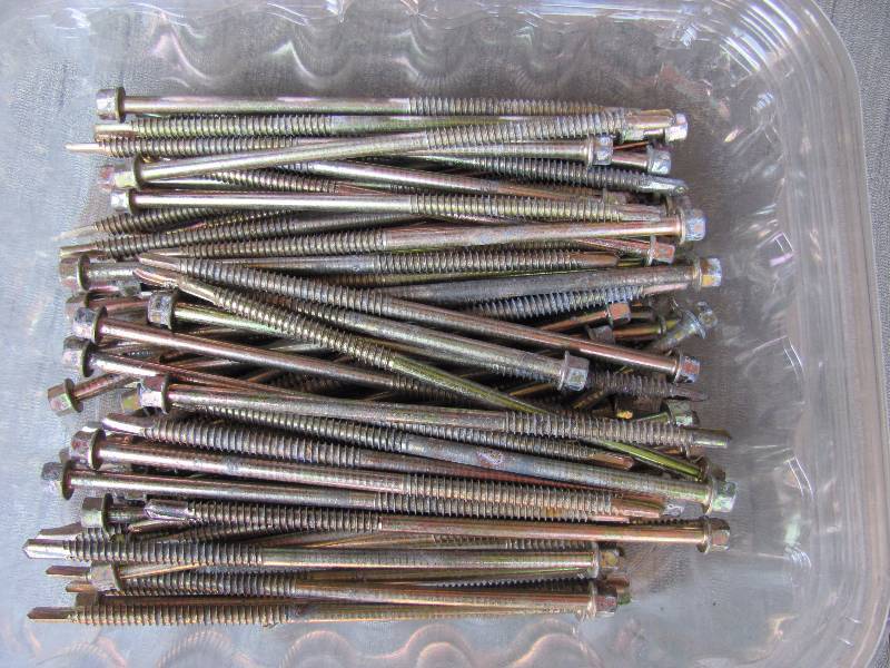 lot 8072 image: Lot of 6 Self-Tapping Screws - Approx 75 ct.