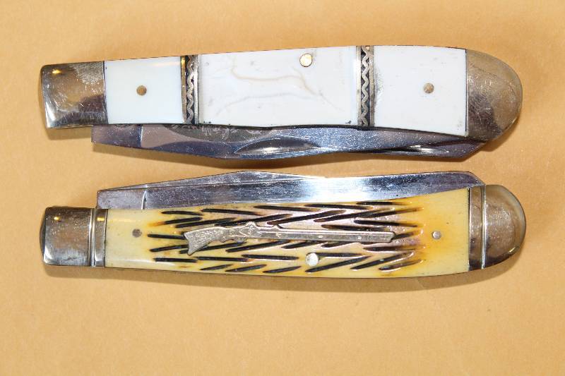 lot 8450 image: Lot of 2 pockets knives - One knife is Bear Hunter FIRST PRODUCTION RUN #1 of 600 -  the other has a deer on the handle   Trophy Hunter Brand - COOL