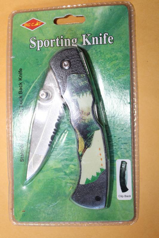 lot 8471 image: Pocket Knife - NEW in package - Sporting Knife Stainless Steel Blade, Lock Back Knife