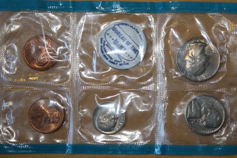 lot 8472 image: USA Coin Set - 1970 S Mint Set - Sealed - Uncirculated