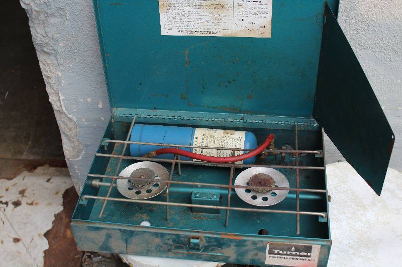 lot 9007 image: Turner Portable LP Gas Stove