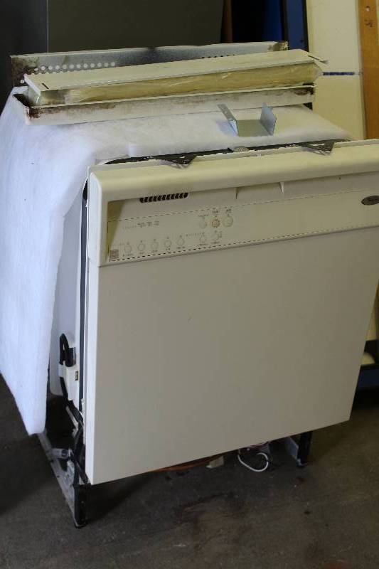 lot 9008 image: Whirlpool Dishwasher - untested