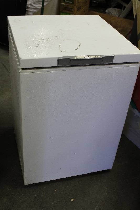 lot 9010 image: Danby Chest Freezer - WORKS Model DCF520WEX - 3.8 cu. ft.