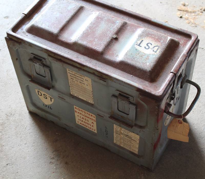 lot 9019 image: Cool Metal Ammo Box