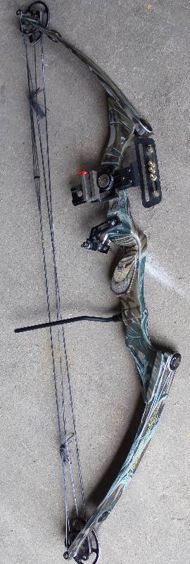 lot 9022 image: Clearwater Archery - Power Mag Bow