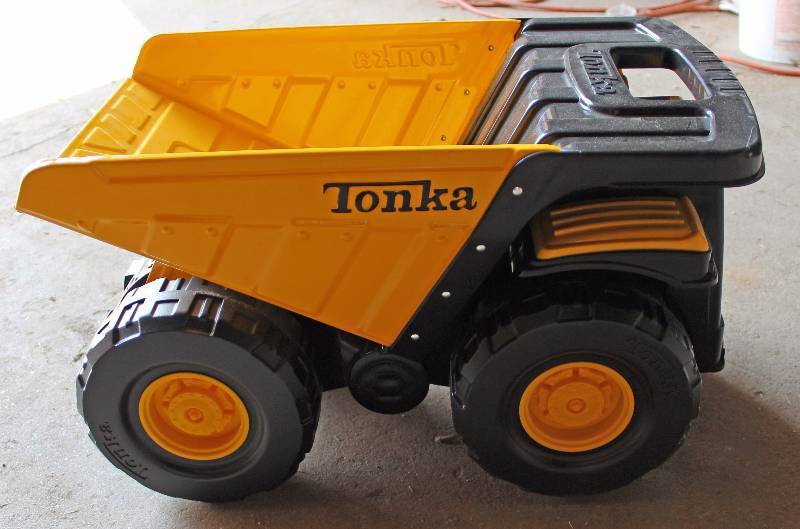 lot 9028 image: Tonka Truck - FUN