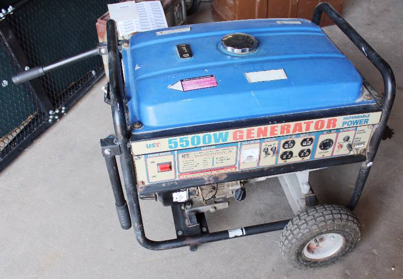 lot 9030 image: Generator 5500 W - Works - Dependable Power - See photos for outlets