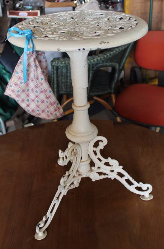 lot 9043 image: Cast Iron Table-Top Swivels - these are neat