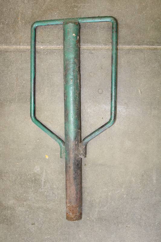 lot 9058 image: T-Post Driver
