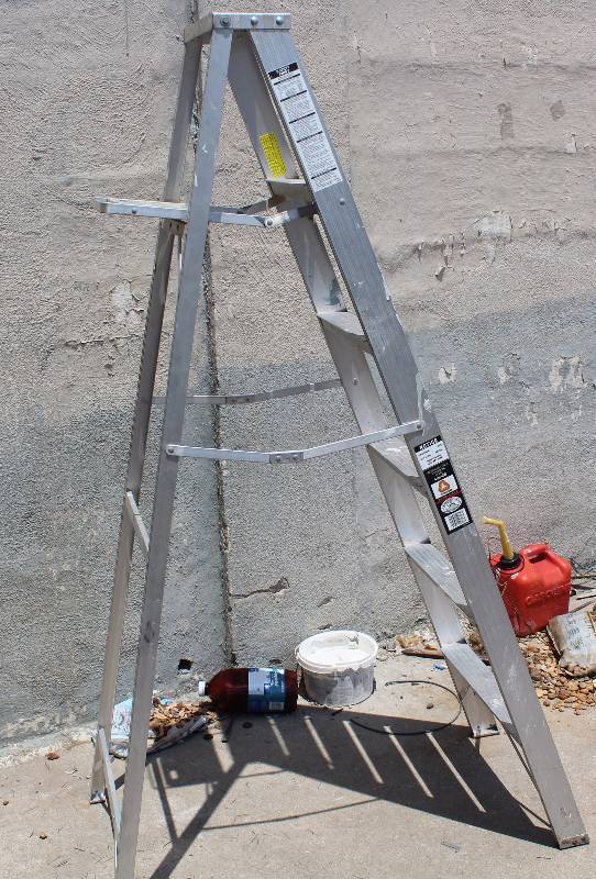 lot 9060 image: Step Ladder - Aluminum 6 foot