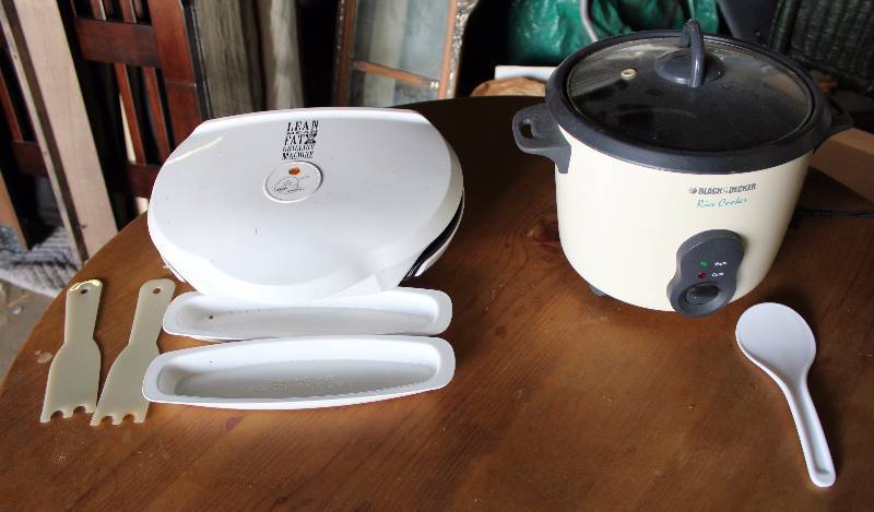 lot 9077 image: George Foreman Grill and Rice Cooker w accessories