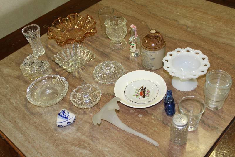 lot 9082 image: Lot of Glassware - see photo for contents of this lot
