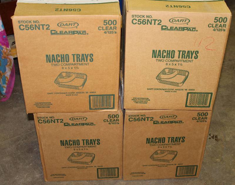 lot 9108 image: Lot of 4 Cases - Nacho Trays - NEW - 500 per case 2,000 total trays