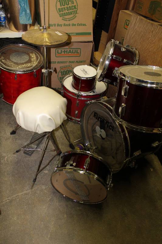 lot 9111 image: Drum Set - First Act - COOL RED Crack, Boom, Bang