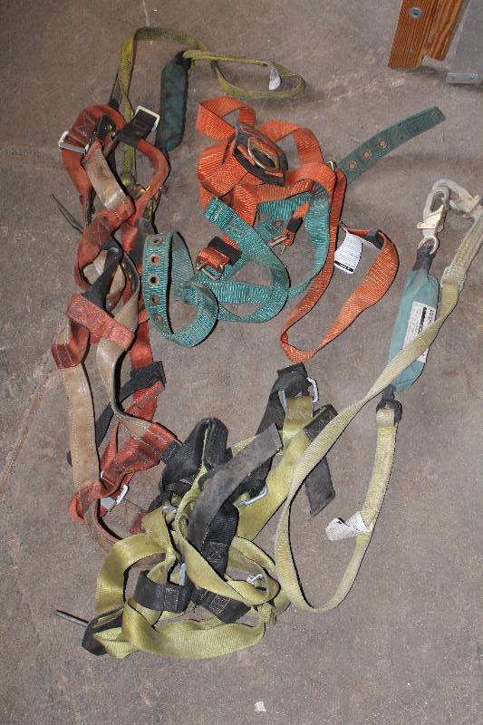 lot 9114 image: Lot of Safety Harnesses