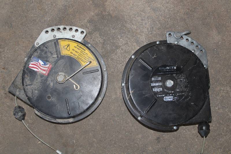 lot 9115 image: Pair of Counter - Balance For Tool Suspension -ECONOLINE M# BG03