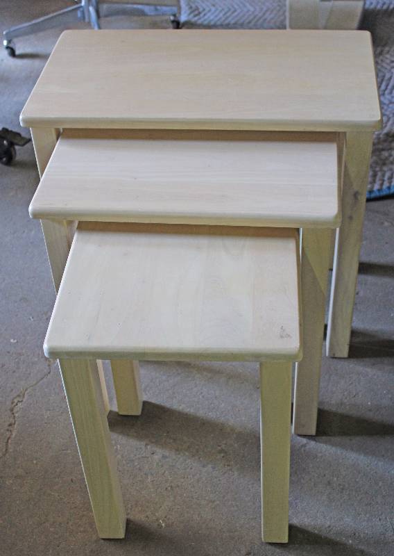 lot 9116 image: Set of 3 Nesting Tables - Tallest is 23 Tall