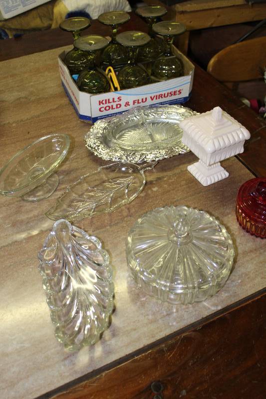 lot 9119 image: Lot of very pretty Glassware