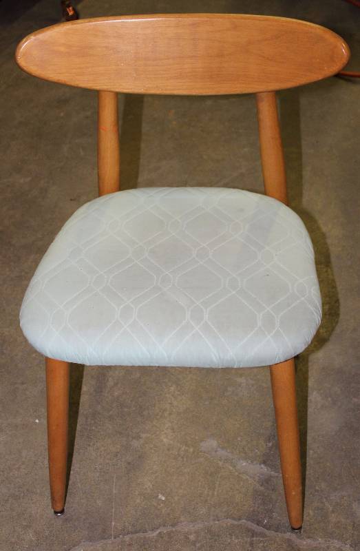 lot 9143 image: Mid-Century Chair - COOL