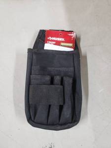 lot 2629 image: Husky 7 Pocket Utility Pouch
