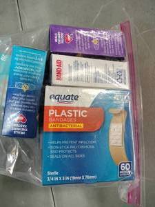 lot 1780 image: Variety Pack Of Bandaids