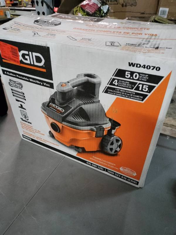 RIDGID 4 Gallon 5.0 Peak HP Portable Wet/Dry Shop Vacuum with Fine