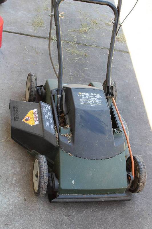 Sold at Auction: Black & Decker Electric Lawn Mower