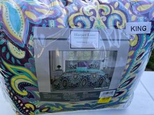 lot 30004 image: KING HARPER LANE PURPLE COMFORTER SET