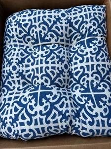 lot 30067 image: BlueWhite Patio Cushion