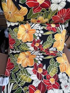 lot 30068 image: Floral Patio Cushion