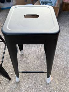 lot 30071 image: 2 Pack Metal Bar Stools