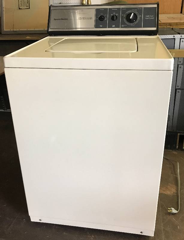 lot 3031 image: Washing Machine - HEAVY DUTY SPEED QUEEN - M# BA4121L - Worked when uninstalled