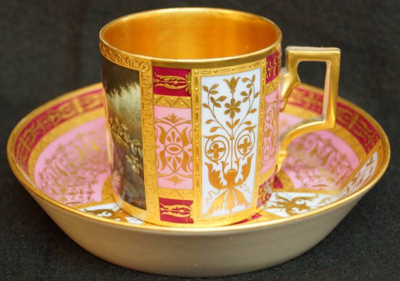 lot 2234 image: Pretty Victorian Collectible Tea Cup - no chips or cracks. This one is nice