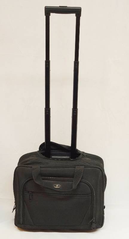lot 4108 image: Nice, Rolling Computers bag  case - Telescoping handle, lots of pockets  zippers. Comes with some misc computer cords inside