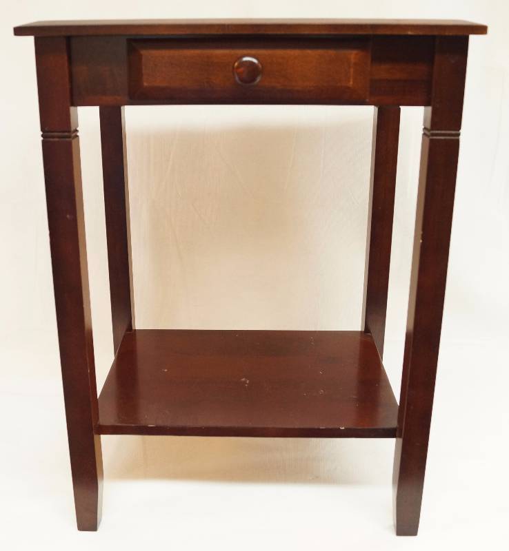 lot 4128 image: Cute little Wooden Hallway Table with drawer storage. Very nice