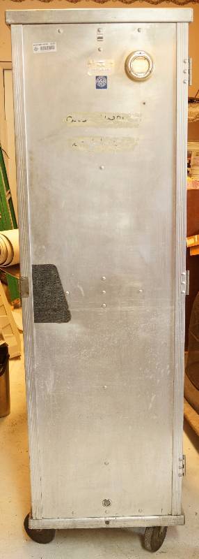 lot 4135 image: Commercial Electric Proofer